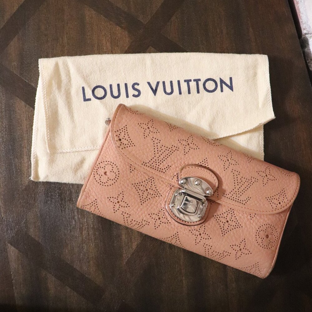Used Louis Vuitton Mahina Portefeuille Amelia Tri-fold Wallet Pink Silver